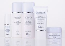 雪晶靈極淨嫩白防護隔離霜SPF50